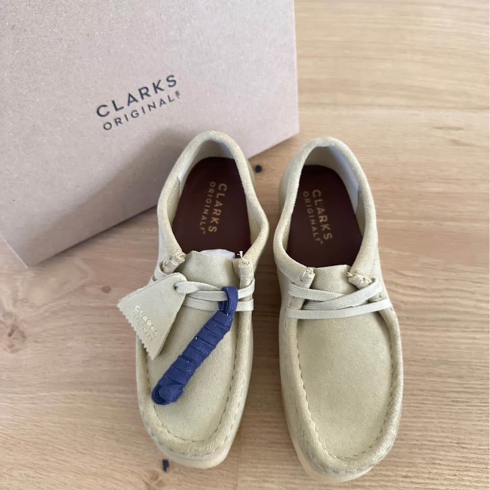 Clark Wallabees size 7 NIB